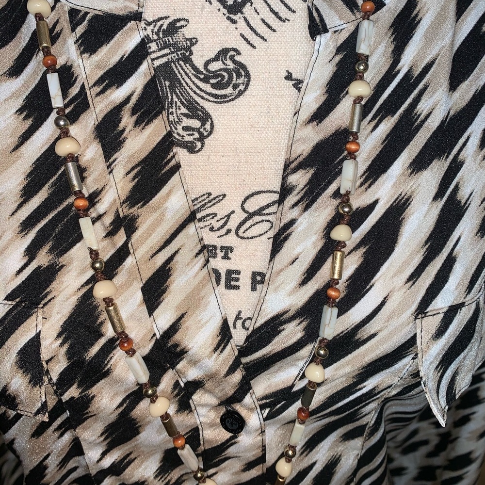 Chic Animal Print Calvin Klein Blouse - Picture 4 of 8